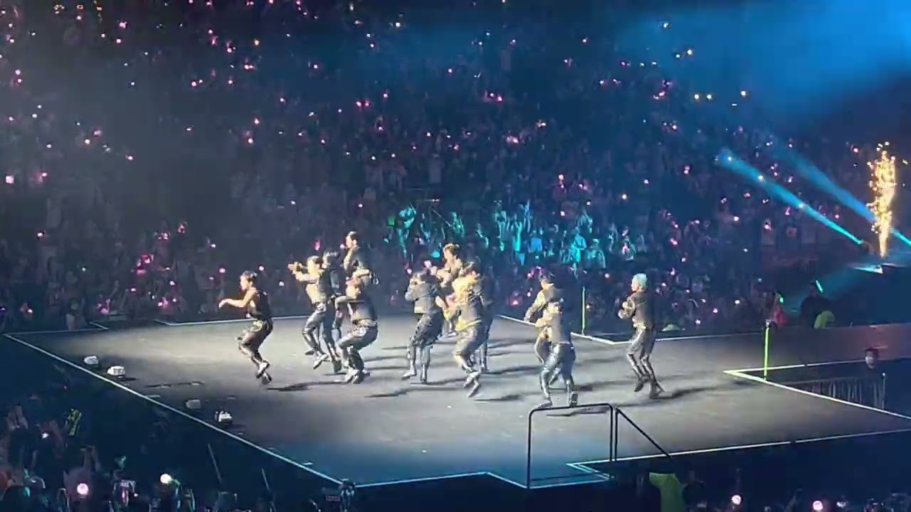 220903 SEVENTEEN (세븐틴) - ROCK WITH YOU