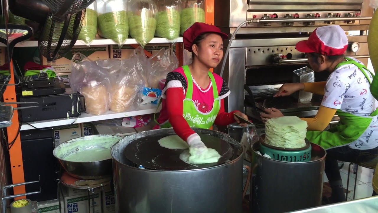 Making rice paper crepes in Bangkok YouTube