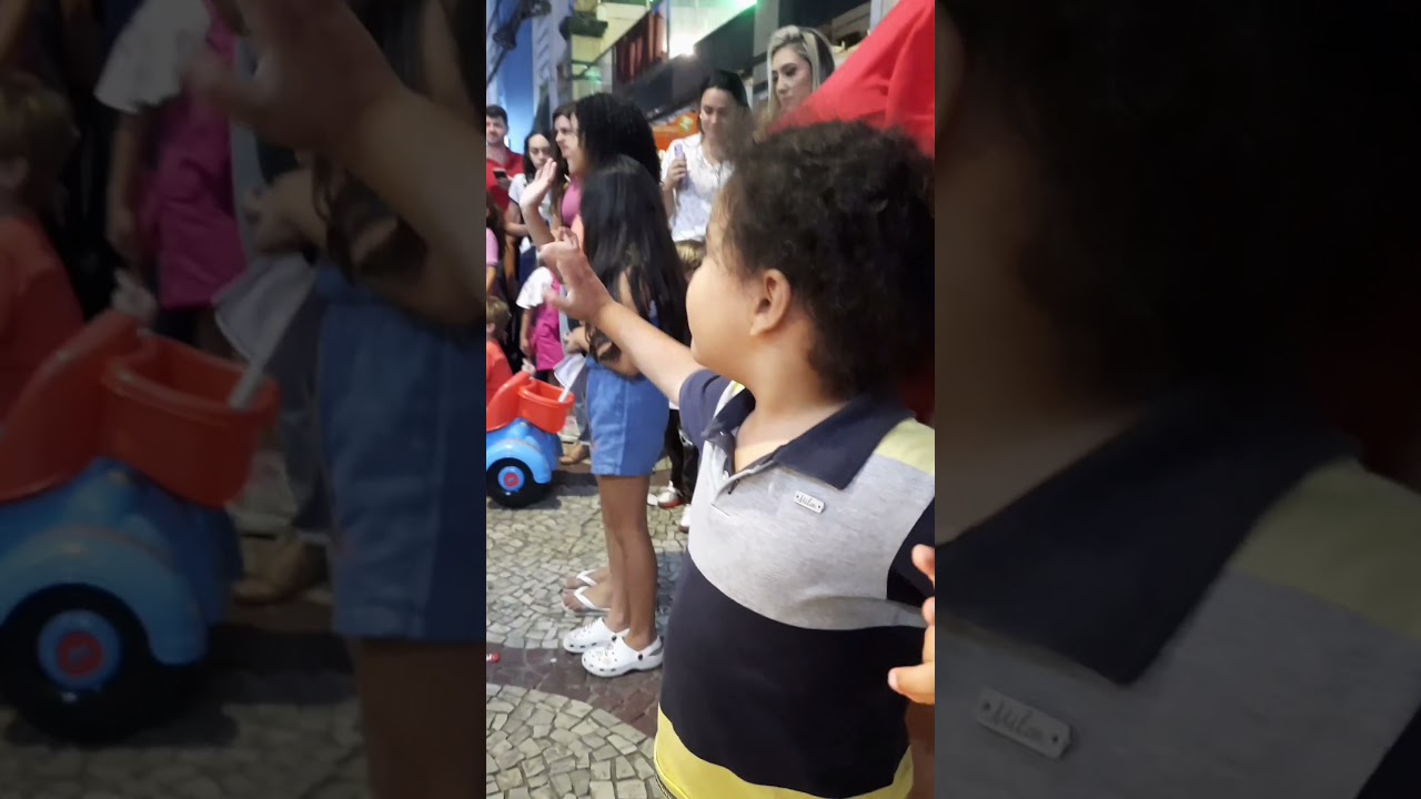 A chegada do Papai Noel causou emoções, recordações e esperança na população de Viçosa .