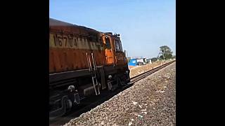 GARMIYON KI CHUTTI🌚❤️‍🔥🫵|| #shorts #indianrailways #railwaylife