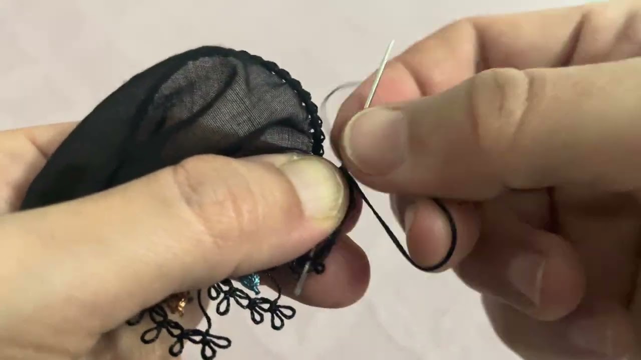 Zarif ve kolay bir örnek ile geldim 😍#iğne #keşfet #igneoyasimotif #ytdayibenionecikarnolur 