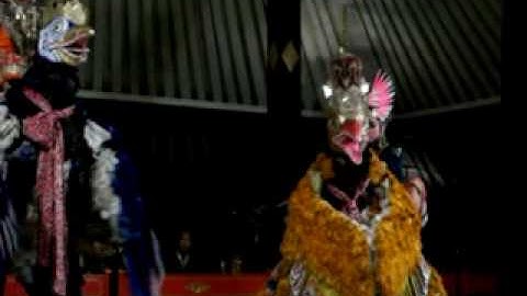 Second Javanese dance piece at the palace of the Sultan of Jogjakarta - end - August 15, 2009