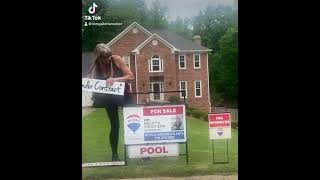 Doing the thing us Realtors love to do! #kimgallettarealtor #kennesaw #remax