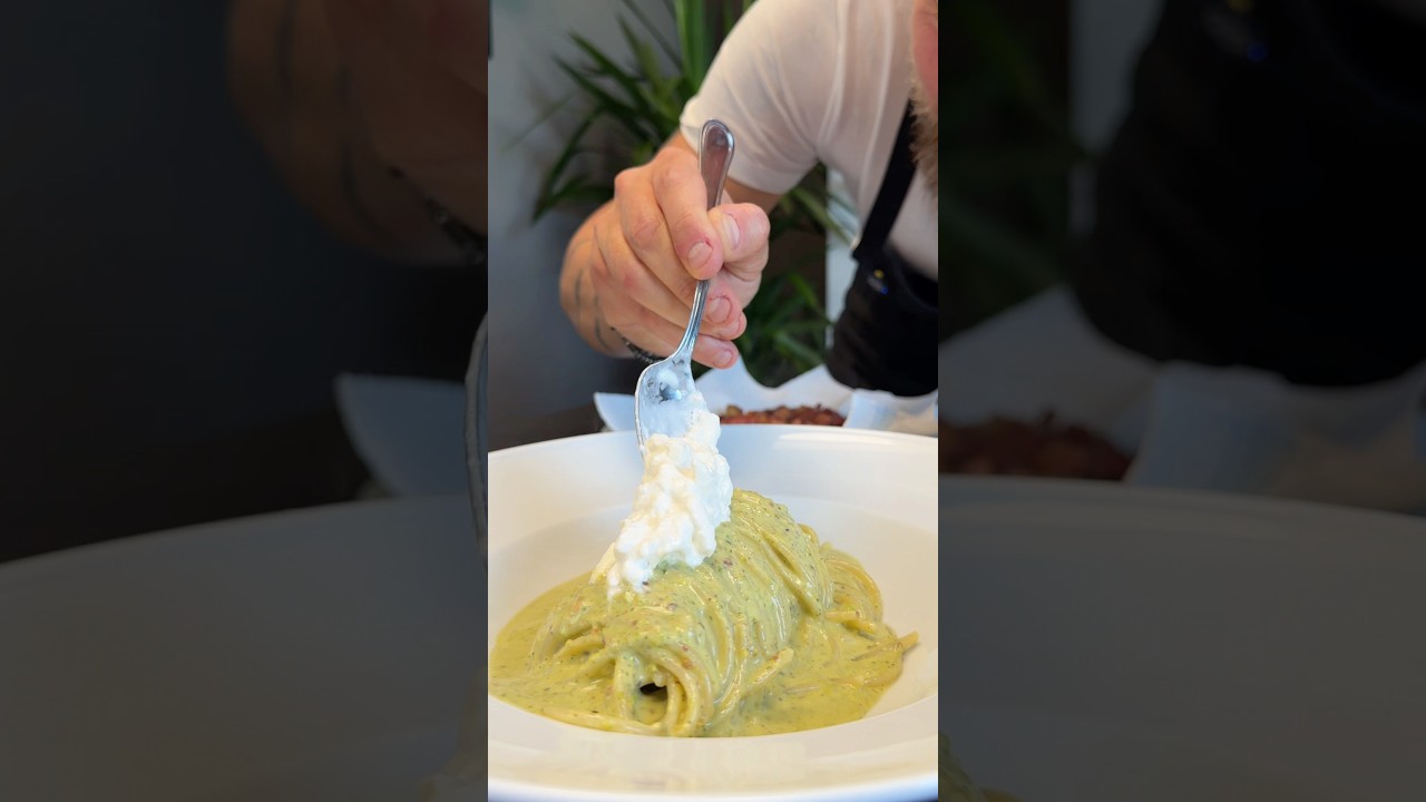 Spaghettone al pesto di pistacchio con stracciatella e pancetta