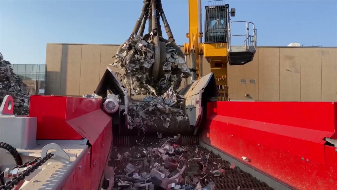 Hextra mobile screener cleaning metals from inert material