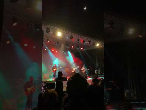 Adamlar - Kapısı