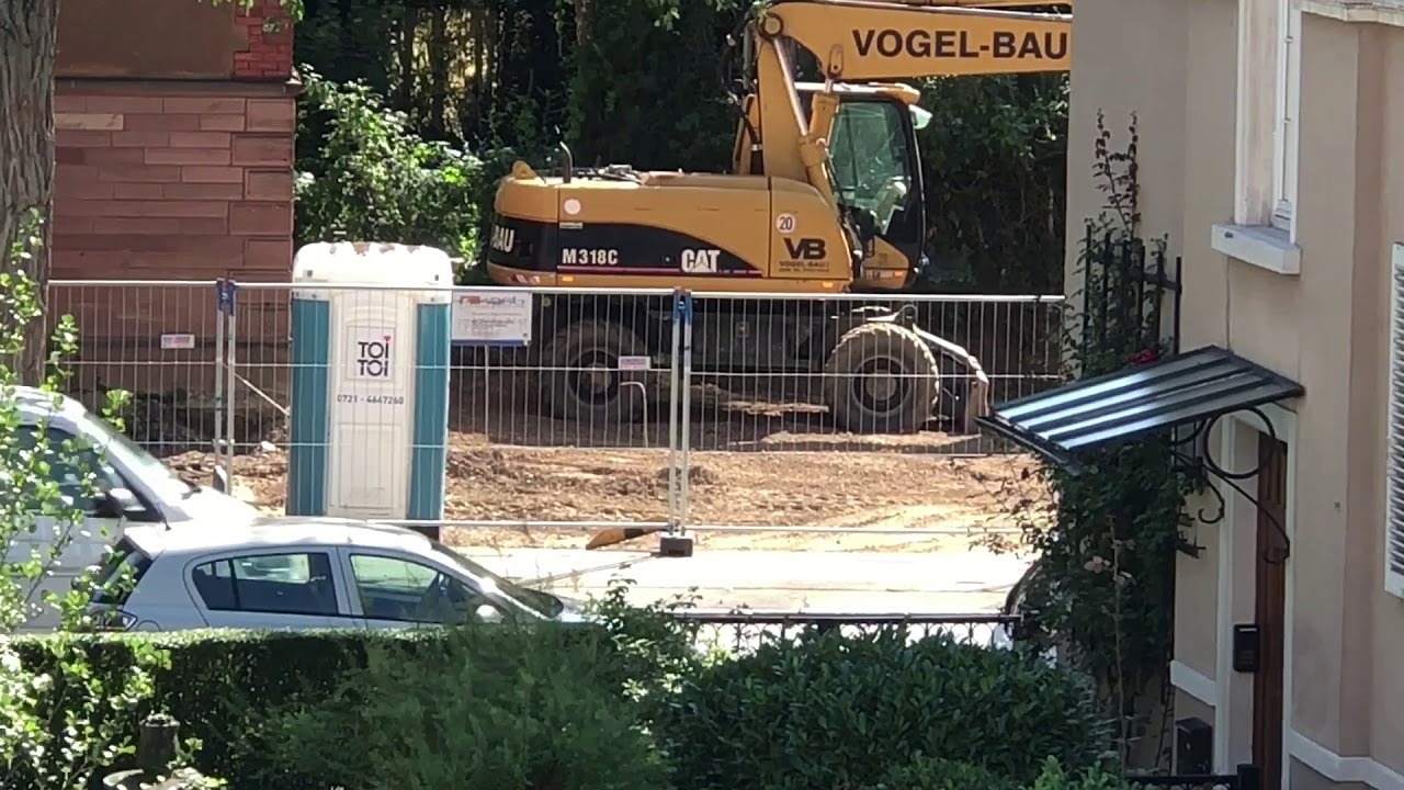 Zeitraffer Baustelle Straße Autoverkehr Freiburg