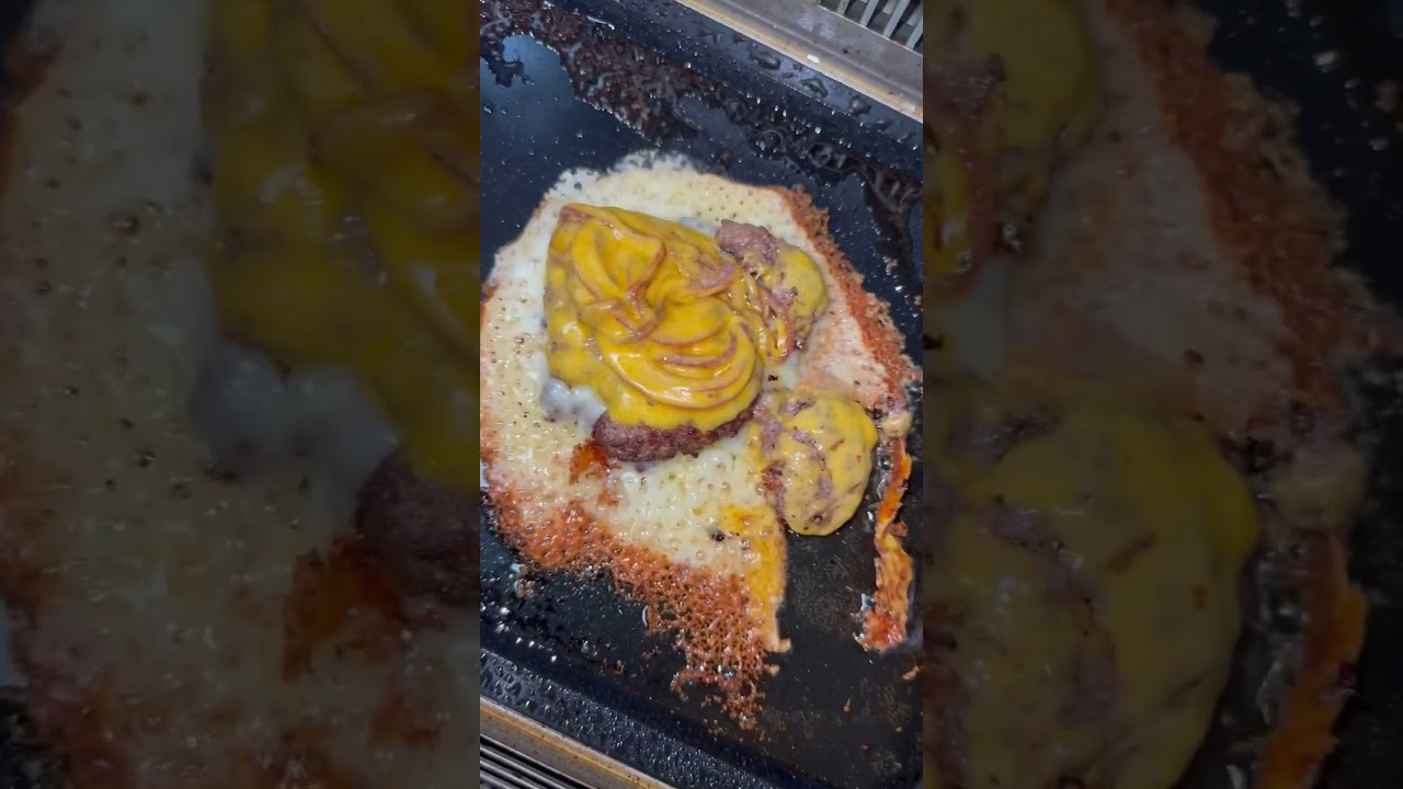 “Mind-Blowing Smash Burger 🍔 Recipe: The Ultimate Burger Sensation!”