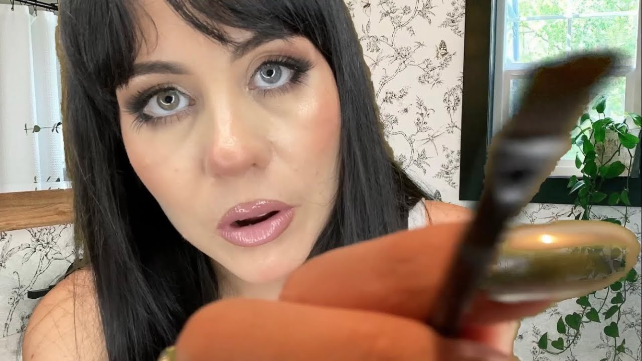 Asmr tu Hermana Mayor Te Maquilla Roleplay