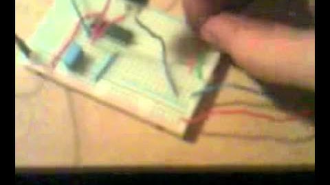 Synthesis using a CMOS Hex Schmitt Trigger Integrated Circuit