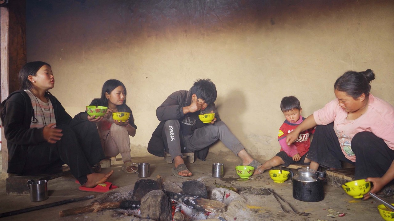 Санджип Джина с детьми в деревне || Приготовление деревенской еды по натуральным рецептам