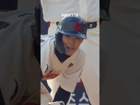 거침없는 스윙으로 초구를 좌측 안타로 연결한 <strong>이서준</strong>, 차분하게 중전 안타를 만들어낸 김한홀까지. 신인들의 패기 넘치는 타격! #<strong>이서준</strong> #김한홀 #핫클립