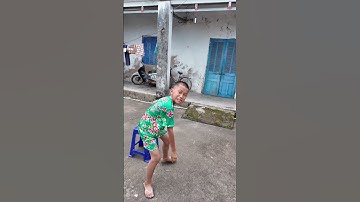 Cướp đồ ăn của khứa áo xanh | Steal food from the guy in blue #shorts