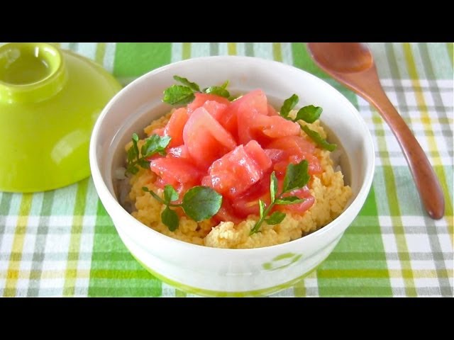 Creamy Scrambled Eggs and Tomato Rice Bowl ヘルシー美肌丼