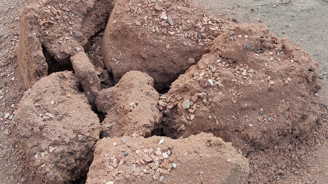 New Stoney reddirt Giant chunks floor crumbling super dusty and crunchy 🤤