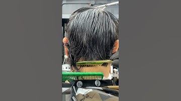 Feather Razor gives a haircut soft textured blended look