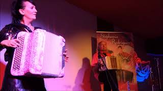 Orchestre Stéphanie RODRIGUEZ. Medley 1 au dancing Le LOOPING (71)