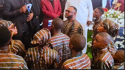 Yoruba Actor Odunlade Adekola, Wife & Children Step Out In Prayer At His Father’s Funeral