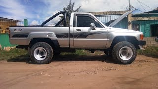 TOYOTA 22R AÑO 87 GRIS CABINA SENCILLA EN VENTA