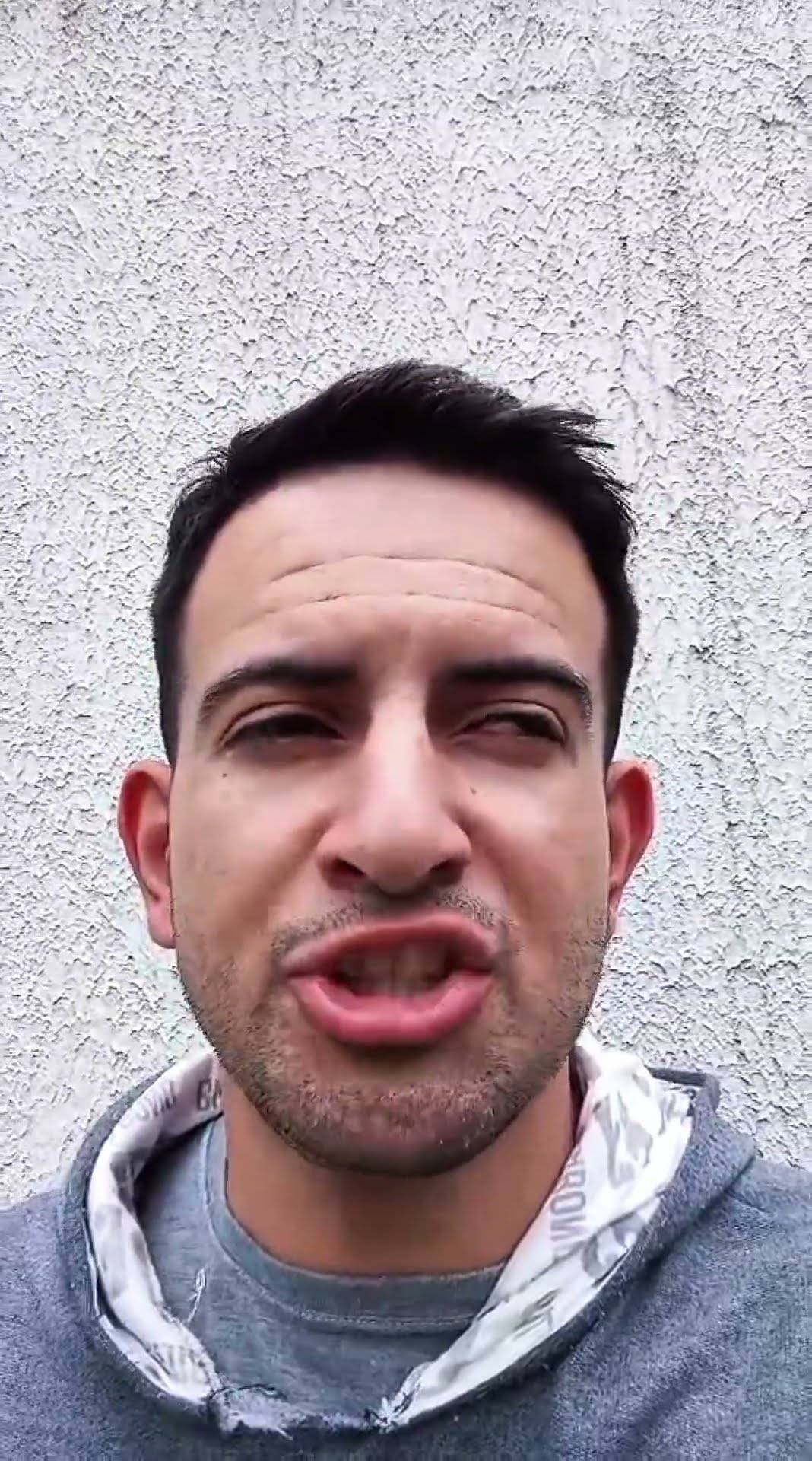 Depoimento em vídeo de Thiago Farias