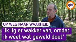 Klaas wandelt met oud-commandant Mart Kruif door De Achterhoek