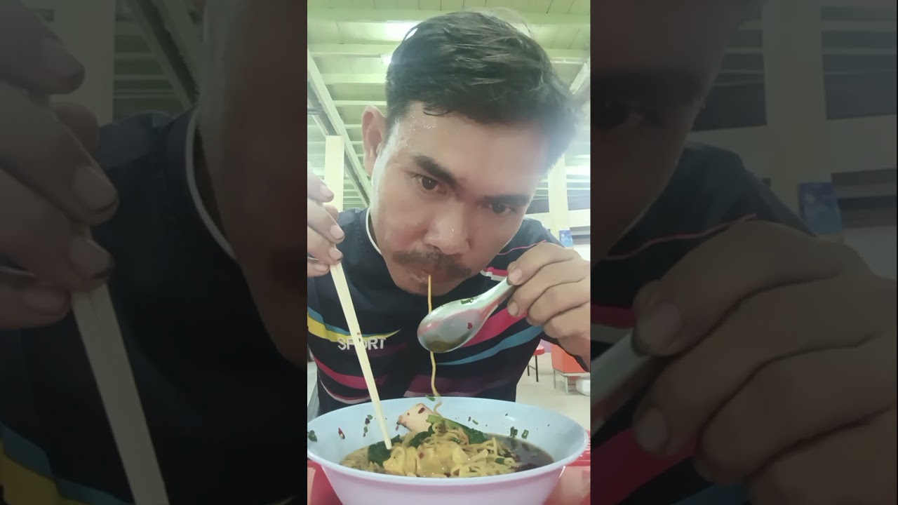#พากิน #บะหมี่เกี๊ยว #บุฟเฟ่ต์ กินได้ไม่อั้น แบบอิ่มจุกๆ💢💢🤪🤪 ในตัวเมืองสกลนครราคา50บ.กินกี่ก้อนก็ได้