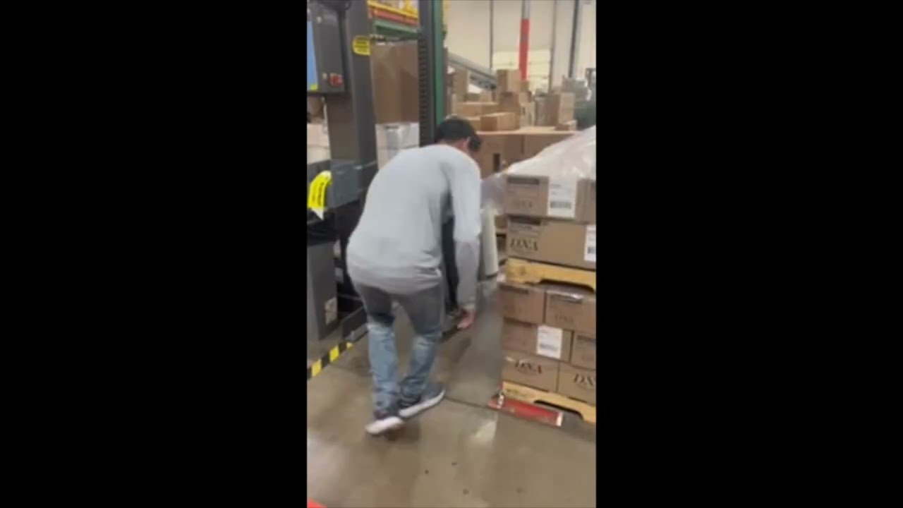 Cousins 4100T-FSR Free-Standing Rear Mount Semi-Automatic Pallet Stretch Wrapper