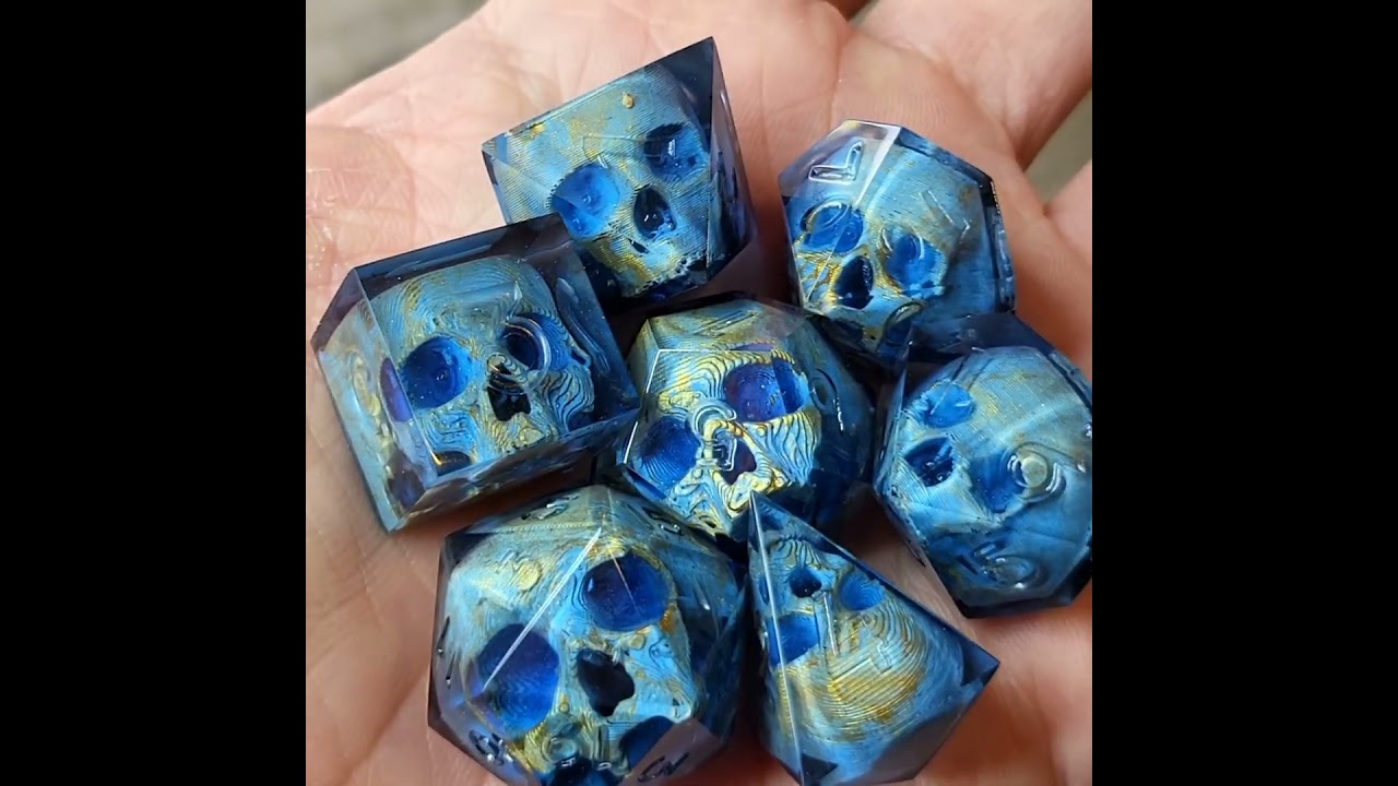 Dnd dice set for Dungeons and Dragons white skull inside on www.DiceAndGame.com 