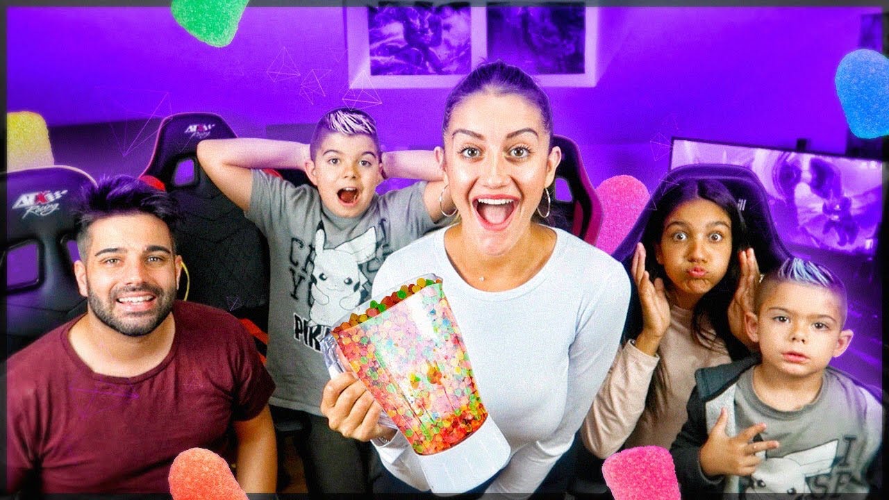 MEZCLAMOS TODAS LAS GOMINOLAS!! BATIDO DE GOMINOLA con ARES, PINO y SALKA | FatiVázquez - YouTube