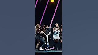 Lisa's power 😆❤️...!!(view the pinned comment)  #blackpink #lisa