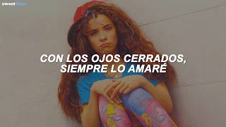 Gloria Trevi - Con los ojos cerrados (Letra/Lyrics)