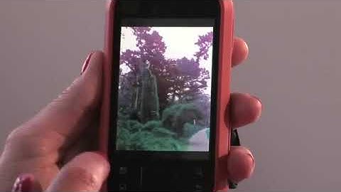 How to Upload a Photo From a Droid SD Card to Facebook