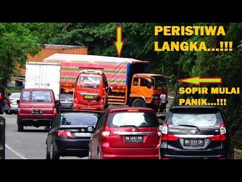 SOPIR PANIK...!!! ENTAH APA YANG DIFIKIRKAN SOPIR TRUCK INI,,,???