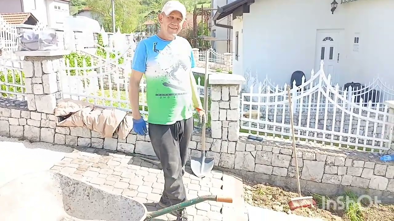 17. travnja 2025.@Uredenje parkinga i staze do vikendice@