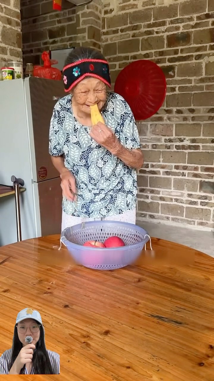 PRANK NENEK MAKAN SLIME APEL #shorts