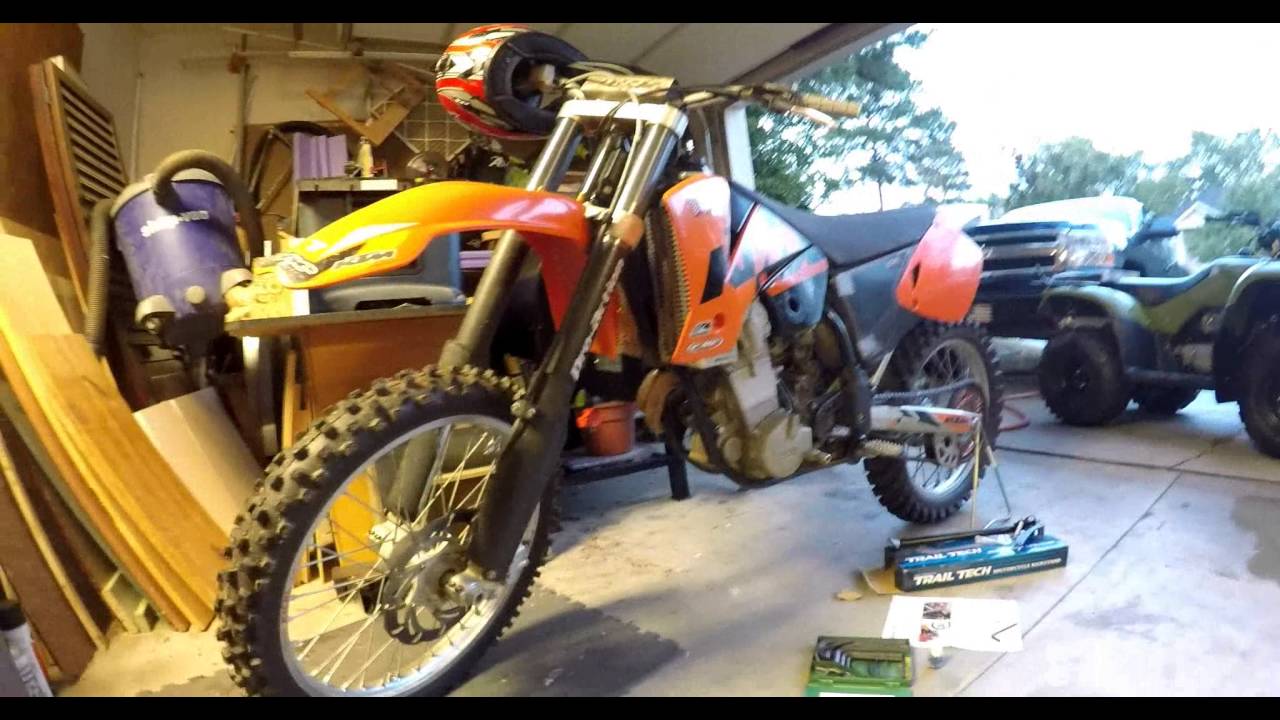 02 KTM 520SX Walkaround & TrailTech KickStand Install YouTube