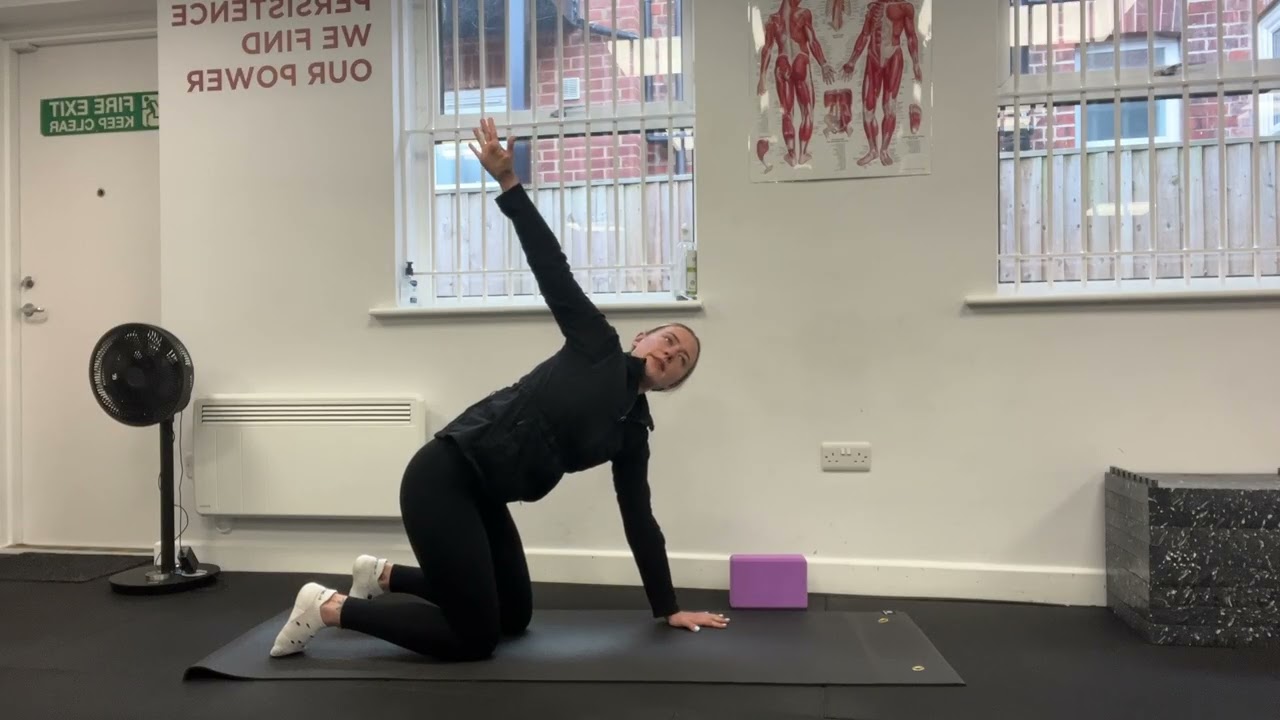 Full body stretch and mini yoga flow✨