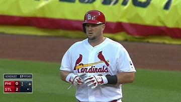 PHI@STL: Adams hits an RBI single in the 1st inning