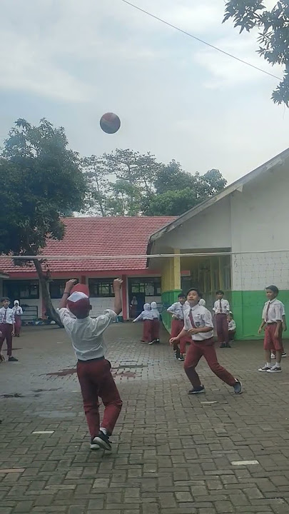 Mengisi jam istirahat