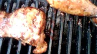 chicken on the grill.3GP