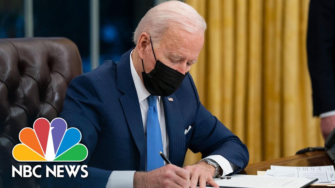 Biden Signs Executive Orders Aimed At Reversing Trump Immigration Policies | NBC News NOW