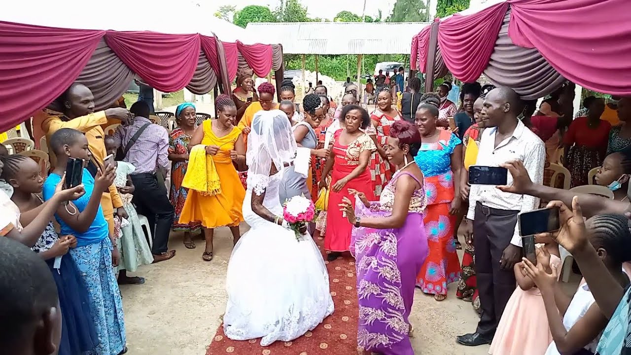 COASTAL WEDDING CEREMONY | CHILI CHILE CHILIBASI Kaya Int | HEZRON NA LINET |  Bango Wedding song