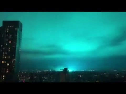 Video: Gli UFO Hanno Lampeggiato Nel Cielo Notturno Sopra New York - Visualizzazione Alternativa