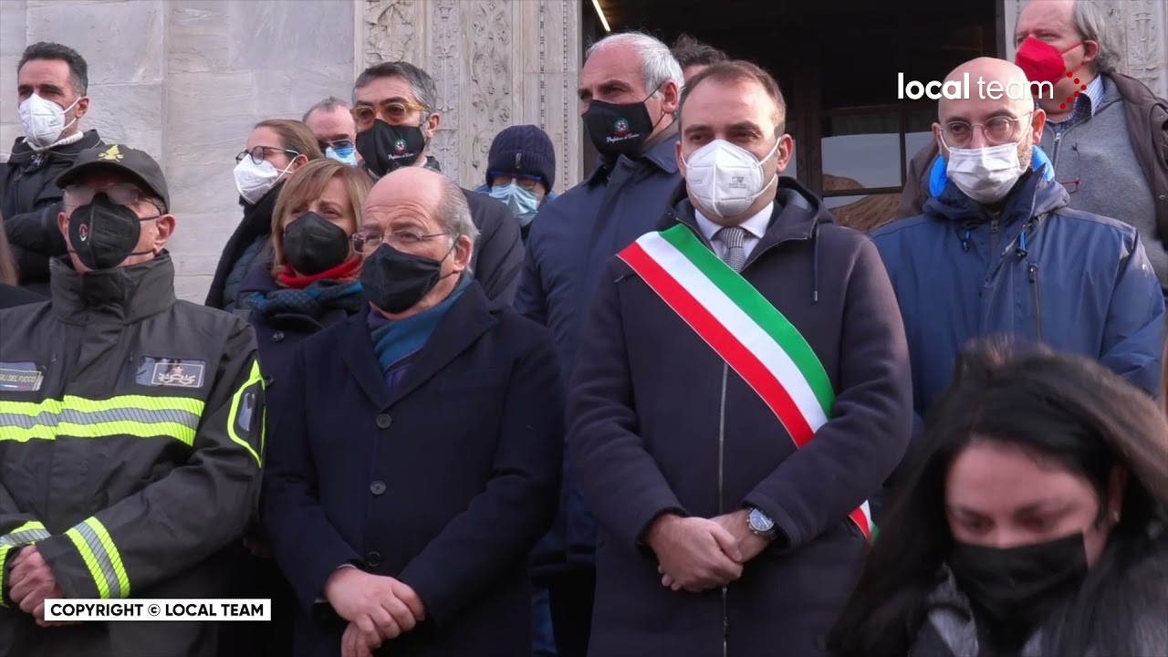 A Torino lutto per Falotico: l'uscita del feretro dal duomo