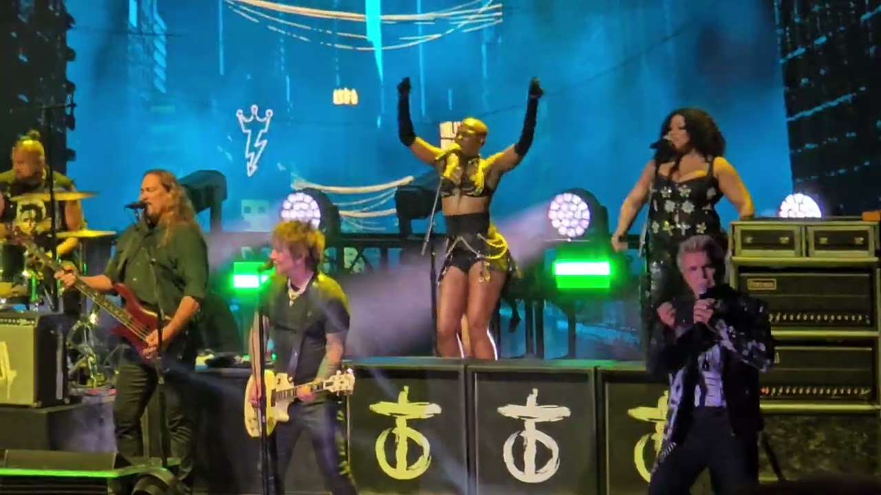 Billy Idol - Mony Mony at the Scotiabank Center in Halifax