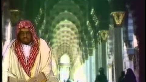 تلاوة متأنية جداً لفضيلة د  علي جابر رحمه الله امام الحرم المكي   وكانت تعرض في التلفزيون السعودي قبل 30 عاماً