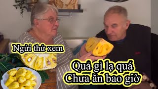 479 | Lần đầu ba mẹ chồng Tây ăn Mít, quả Cóc, Gà Thả Vườn Nướng, Lẩu Bê | Cuộc sống Thuỵ Điển