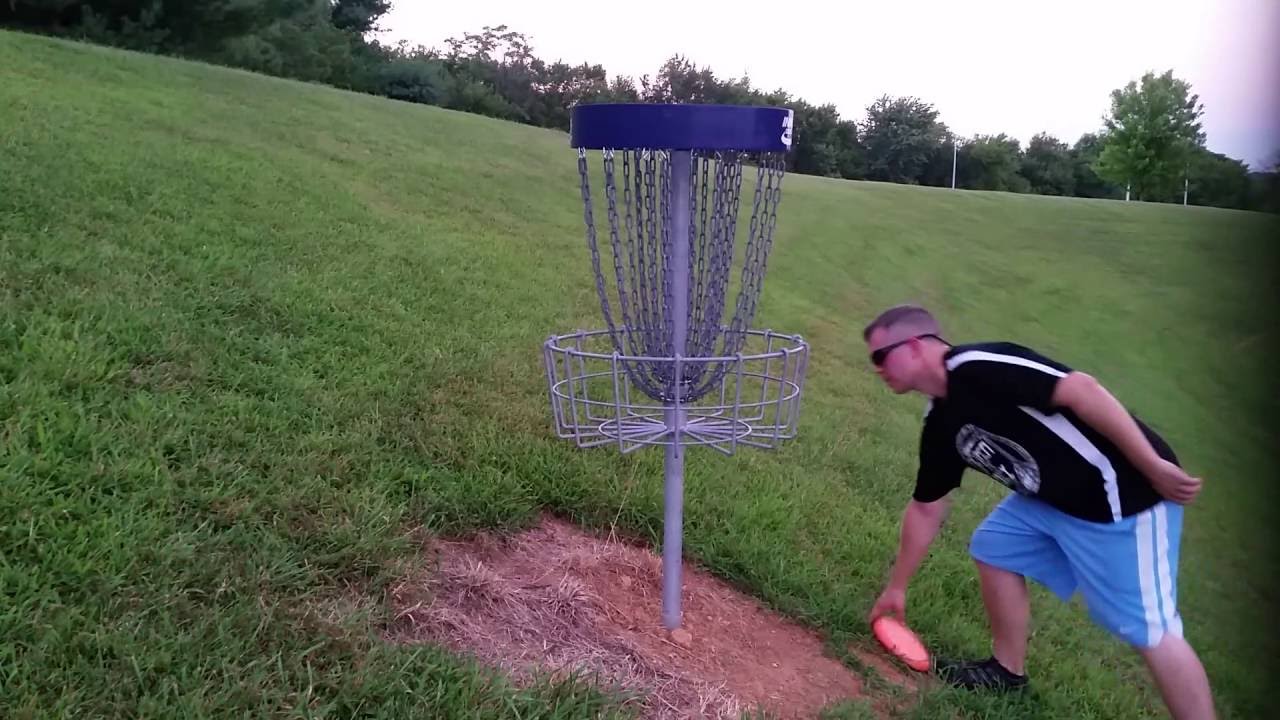 Disc Golf at Franklin Park in Purcellville, VA (Random Holes Start on
