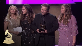 Hillary Scott & The Scott Family Win Best Contemporary Christian Album | 59th GRAMMYs