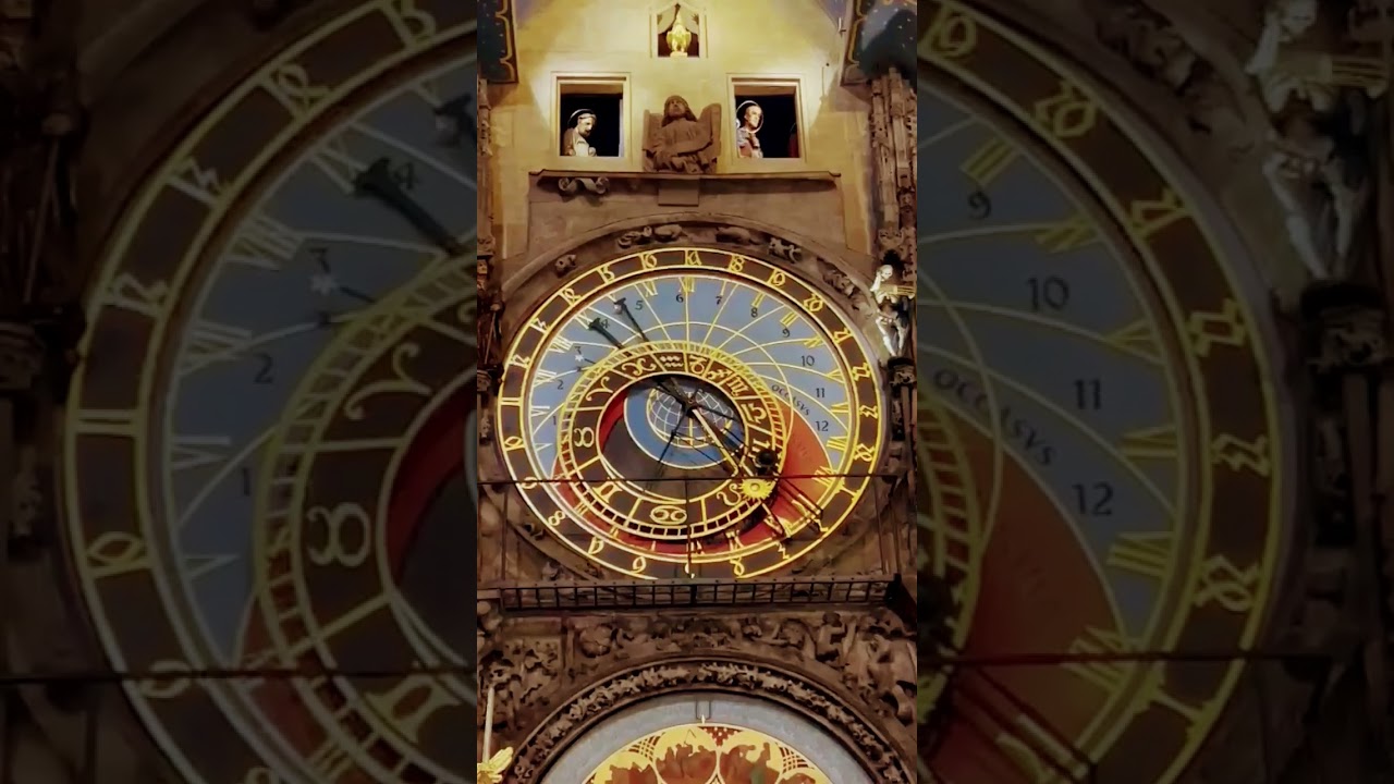 Church, Astronomical Clock in which every hour the 12 Disciples of Jesus Christ appear in 2 windows